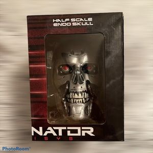 Loot CrateTerminator Genisys half scale skull